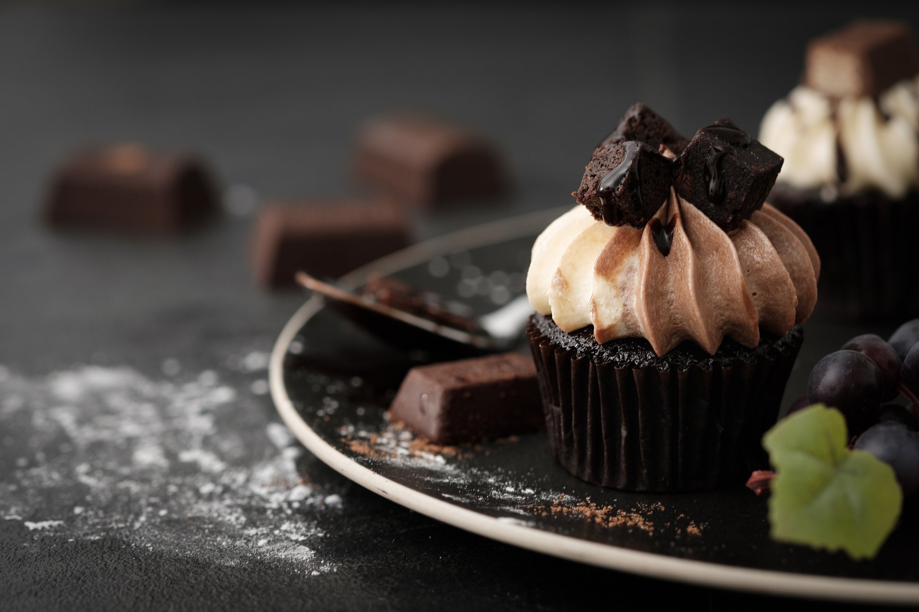 Shallow Focus Photography of Chocolate Cupcakes